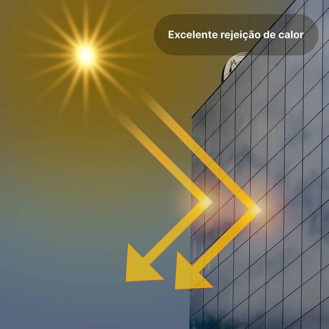Imagem ilustrativa de uma sala de estar, com um sofá e janala ao centro