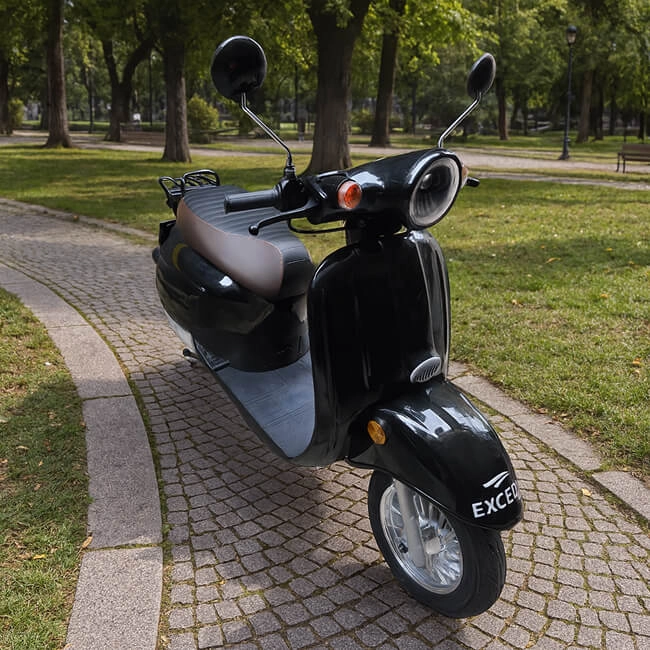 imagem ilustrativa de Scooter Elétrica virada para lado direito